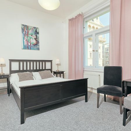 Hostel Mikolase Alse Prag Exteriör bild