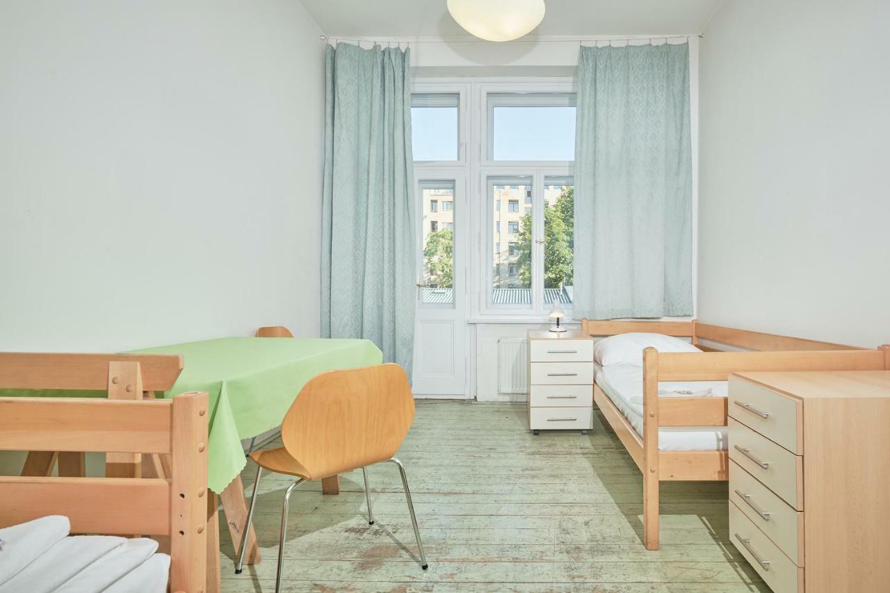 Hostel Mikolase Alse Prag Exteriör bild